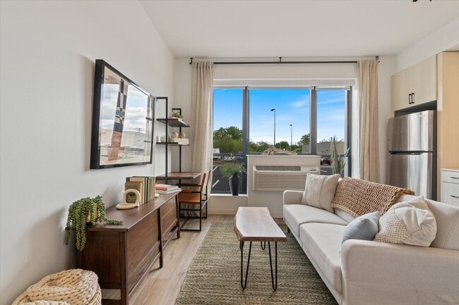 3725 Stinson