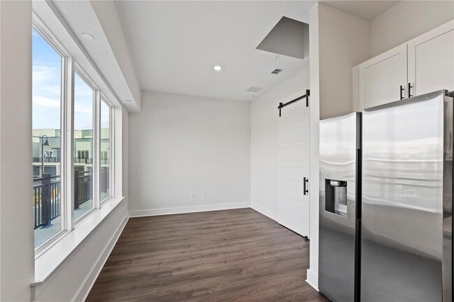 Photo - 850 TETBURY Lp