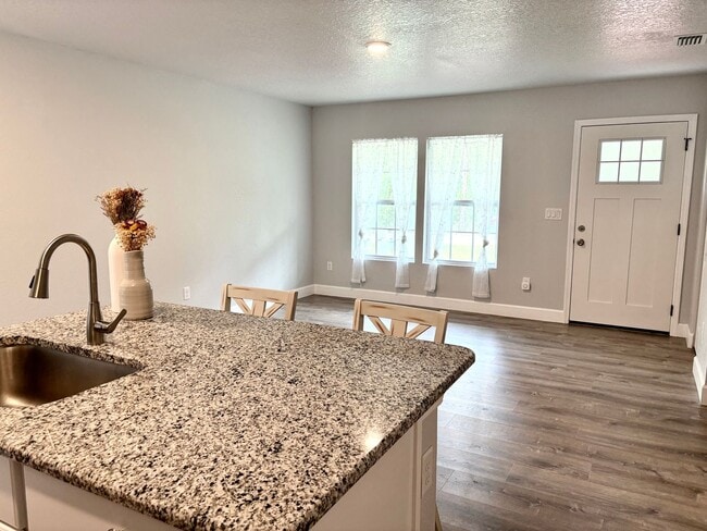 Photo - 9850 NE 69th Pl
