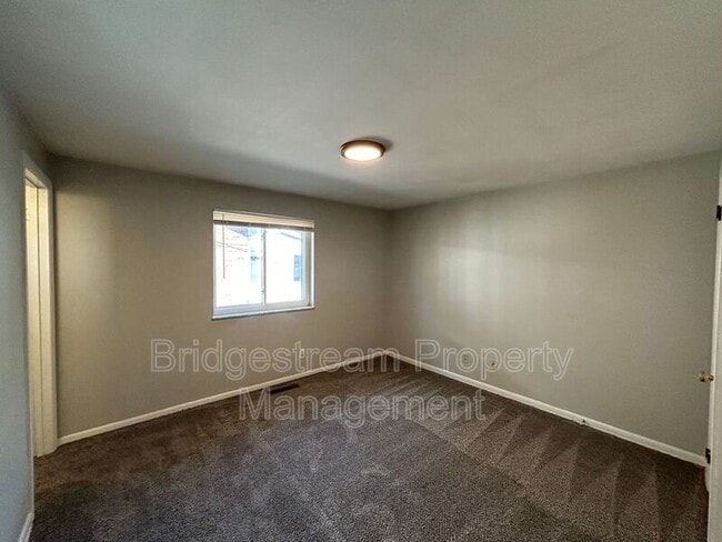 Photo - 1850 John Glenn Rd