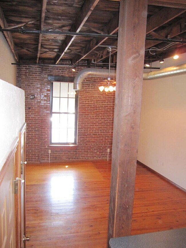 Photo - Stove Works 209 Unit SW 209