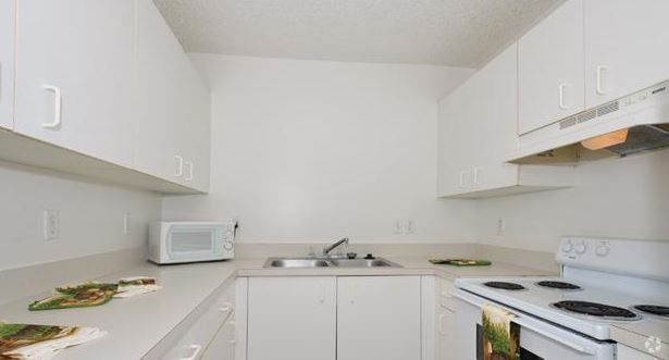 3 BR Kitchen - Landfair Homes