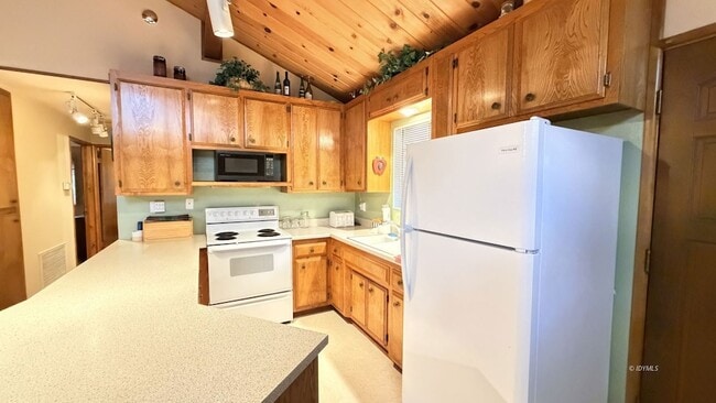 Photo - 26823 Crestview Dr