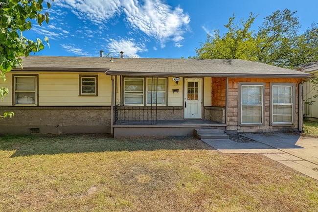 Building Photo - 3816 SE 25th St