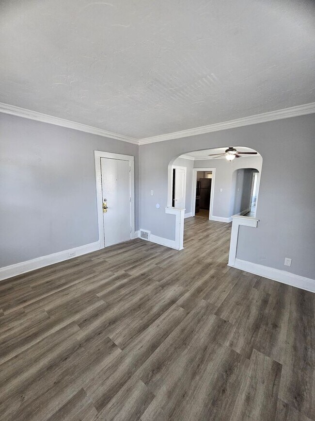 Photo - Top Floor 1 Bedroom Apartment with Private Balcony! Unit 3