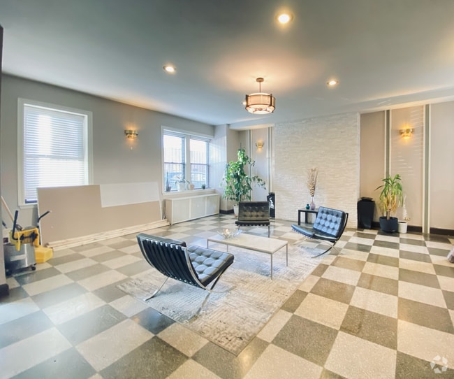 Building Photo - 3927 N Clarendon Ave Unit 203 Rental