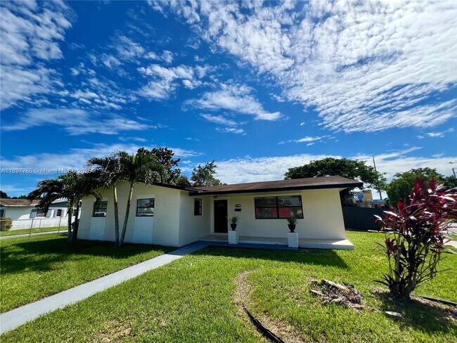 Photo - 11950 SW 199th St
