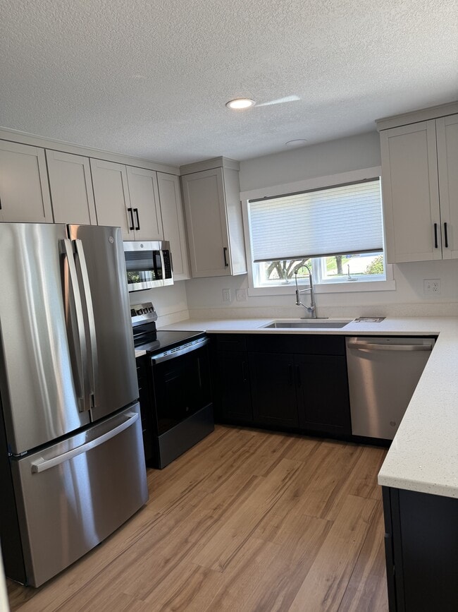 Photo - 811 Burr Oaks Dr