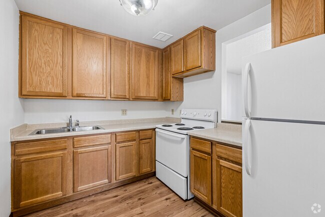 2BR, 1BA - 839SF - Kitchen