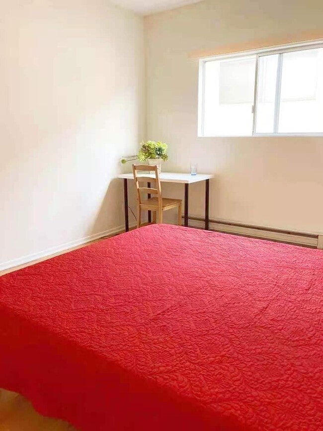 Photo - 1424 Amherst Ave