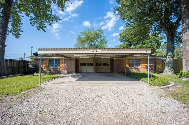 Building Photo - 17411 Strack Dr E Rental