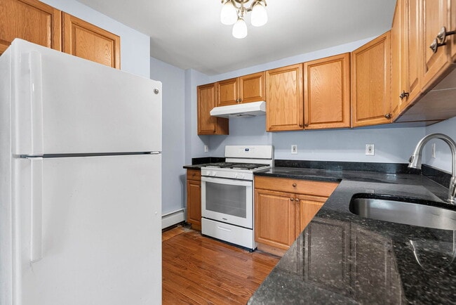 Photo - 537 E Girard Ave