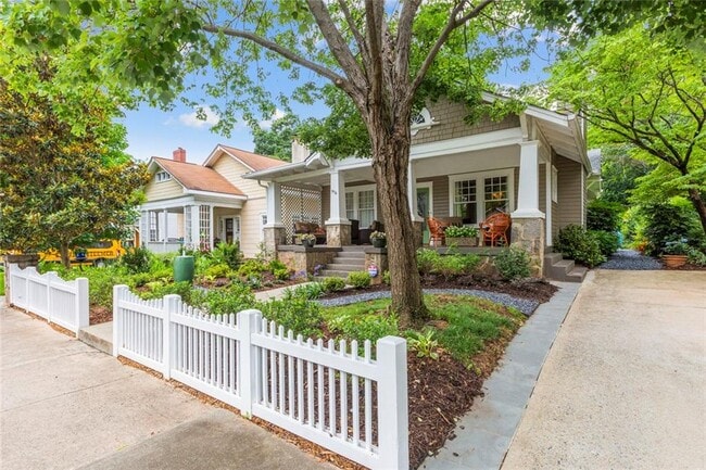 Building Photo - 976 Adair Ave NE