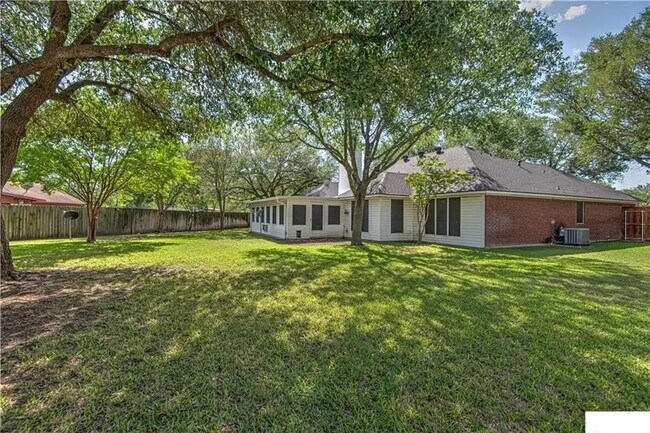 Photo - 5105 Sterling Dr