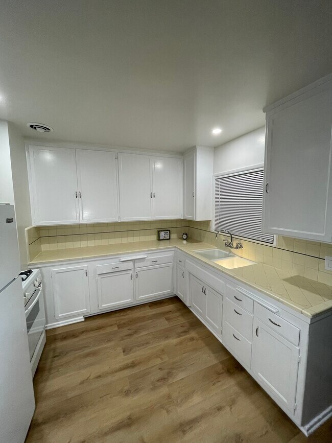 Photo - 1601 Glendon Ave Unit 3