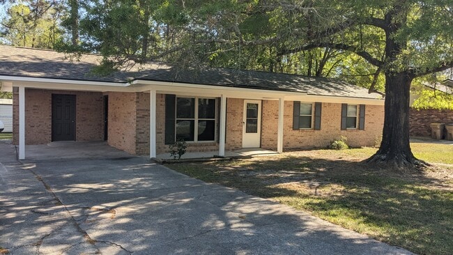 Building Photo - 123 Greene Dr