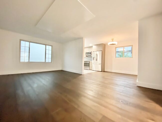 Photo - 320 N Crescent Dr