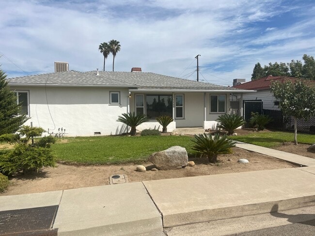 Photo - Charming 2 Bed / 2 Bath Home with Trailer Parking – Sanger, CA