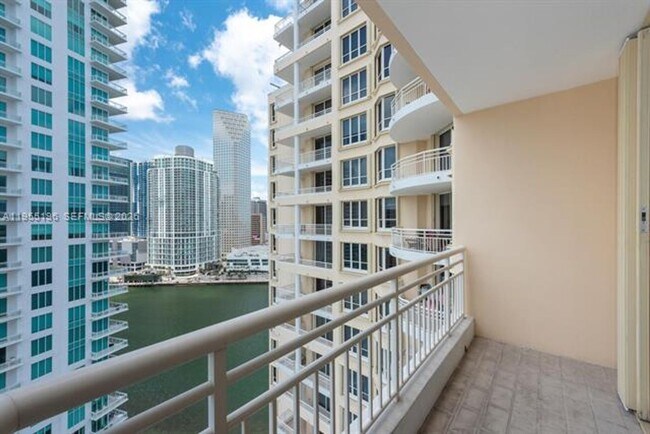 Photo - 888 Brickell Key Dr Unit 888 Brickell Key Dr  2201