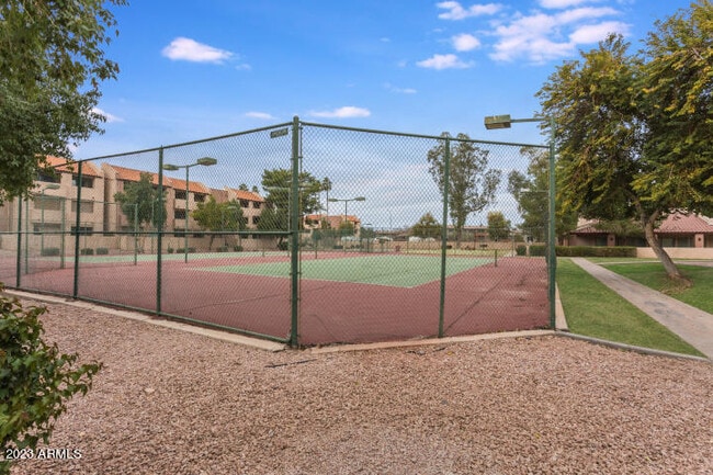 Tennis - 540 N May Unit 3076