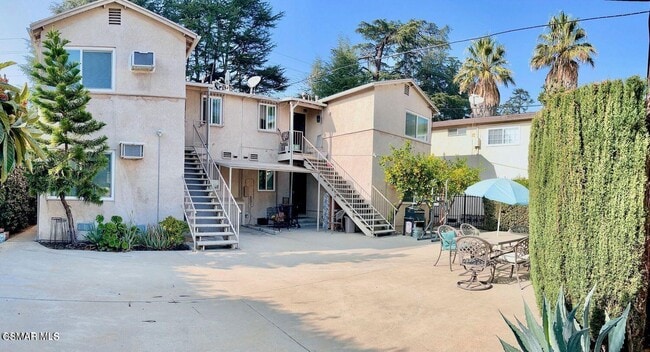 Photo - 5728 Hazeltine Ave