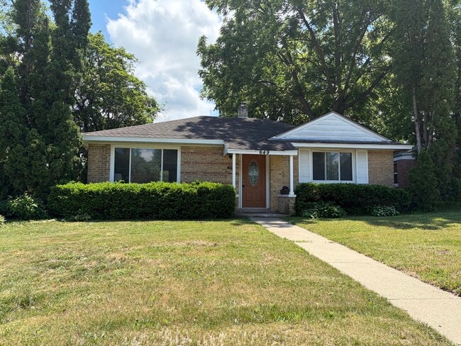 Building Photo - 649 E Rockland Rd