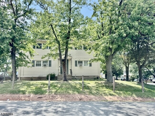 Building Photo - 36 N Lawrence Ave Rental