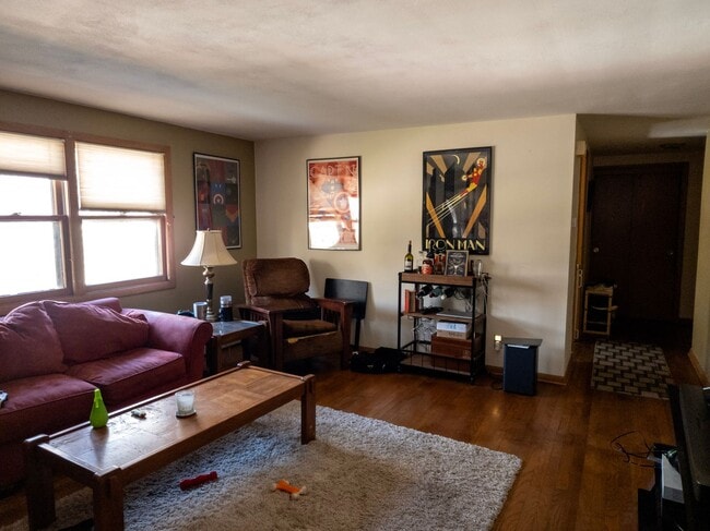 Photo - 1011 Emerald St Unit #2
