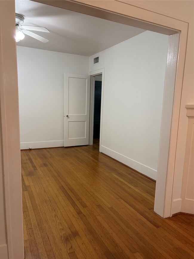 Photo - 1719 Dunlavy St