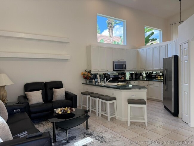 324 Sunset Bay Ln