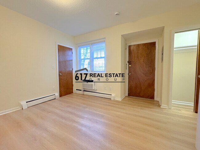 Photo - 2018 Commonwealth Ave Unit 9