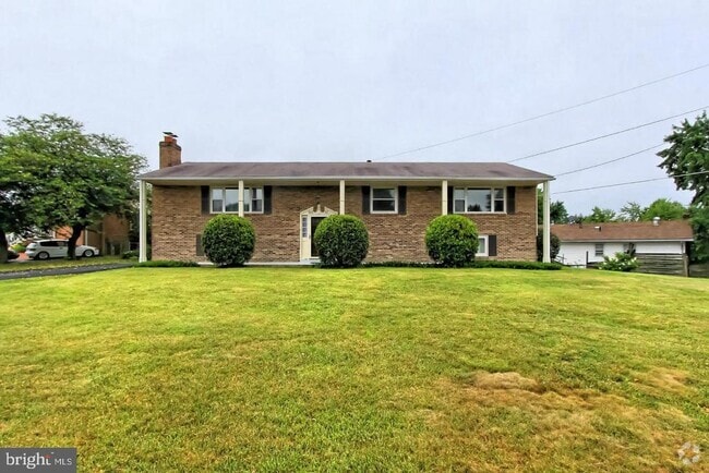 Building Photo - 6017 Walhaven Dr Rental