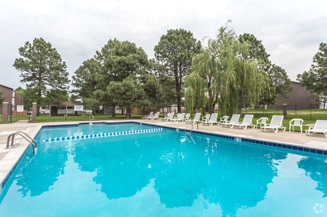 Pine Creek Apartments