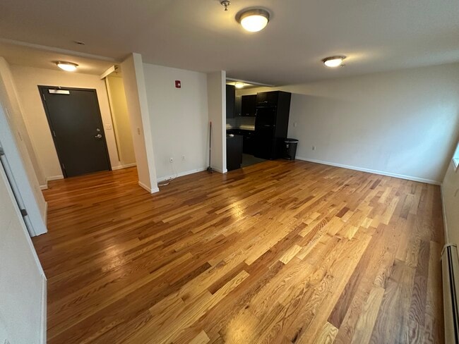 Building Photo - 300 South Ave Unit 2