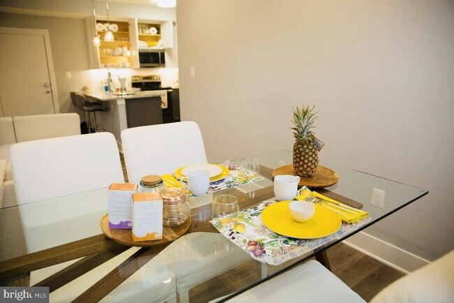 Photo - 1340 Nicholson St NW Unidad 4