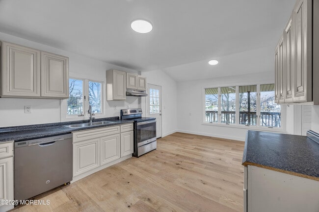 Photo - 234 Beach Ave