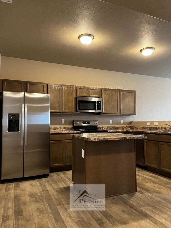 Photo - 7863 Sand Lake Heights