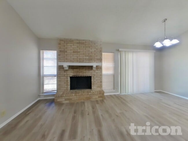 Photo - 15022 Old Creek St