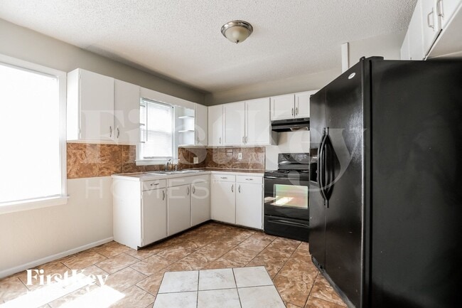 Photo - 8855 E 59th St