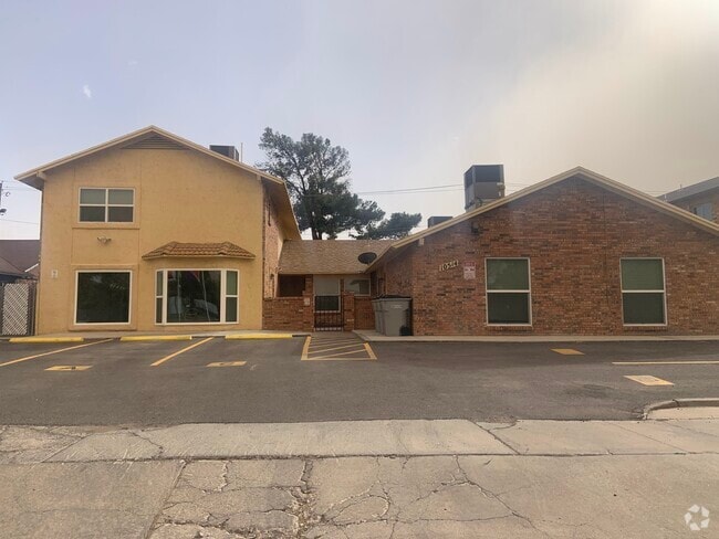 Building Photo - 10514 Ashwood Dr Rental