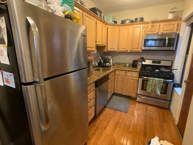 Building Photo - 185 Chestnut Hill Ave Unit 14