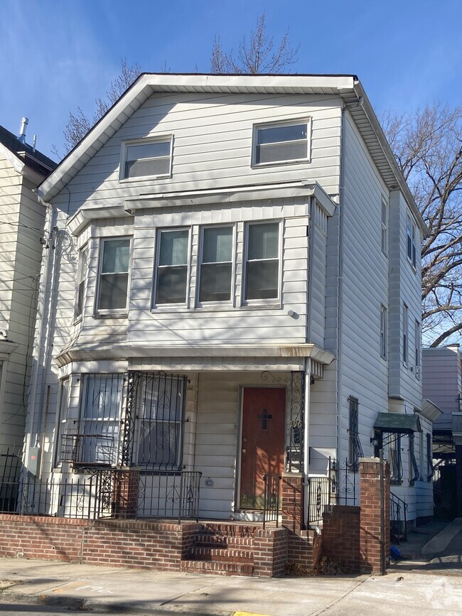 Building Photo - 196 2nd St Unit 1 Rental