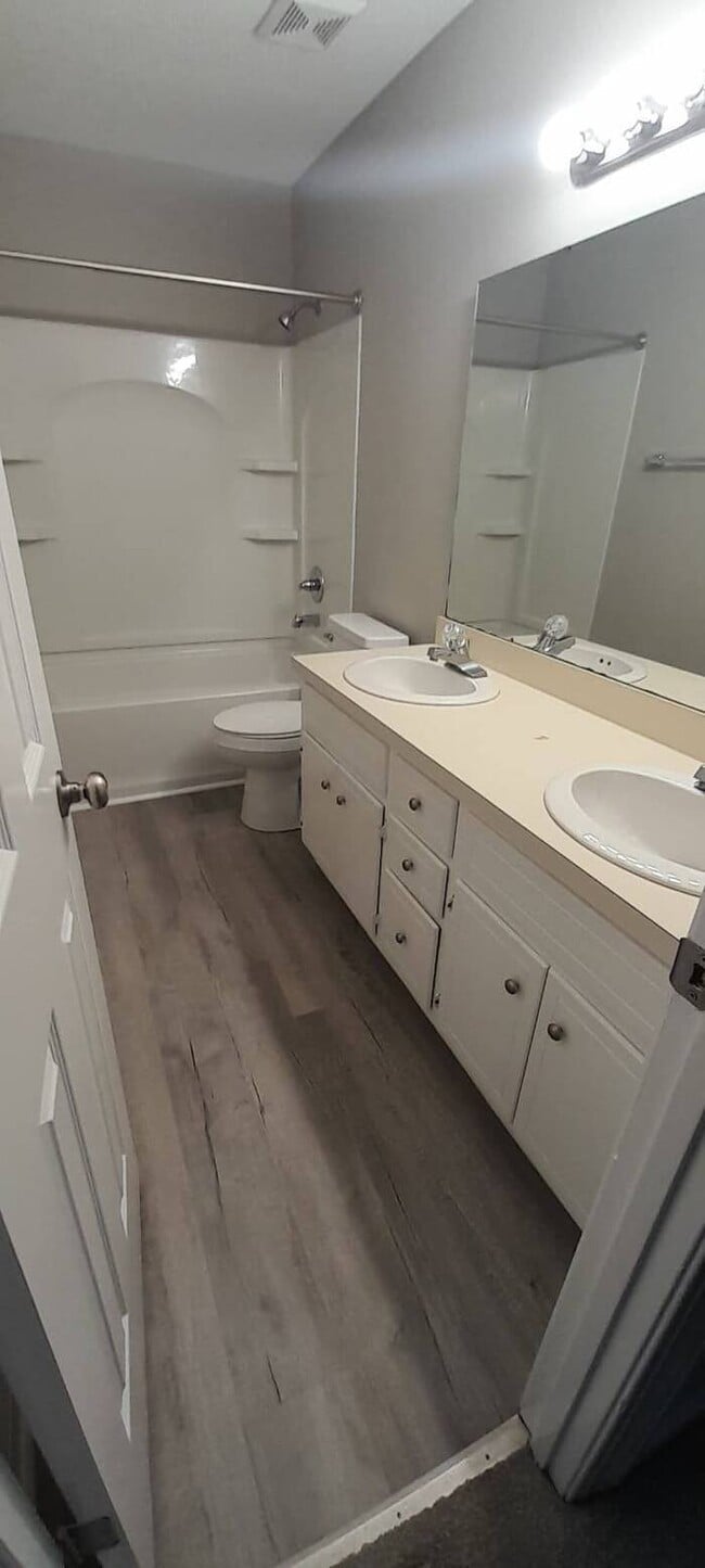 Photo - 4 Bedrooms 2.5 Bath