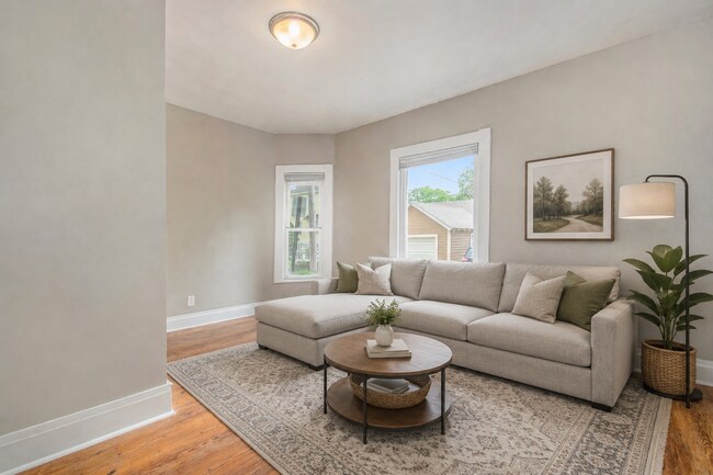 Photo - Spacious 4 Bedroom / 2 Bath Single-Family Home – Prime Location Near Downtown GR