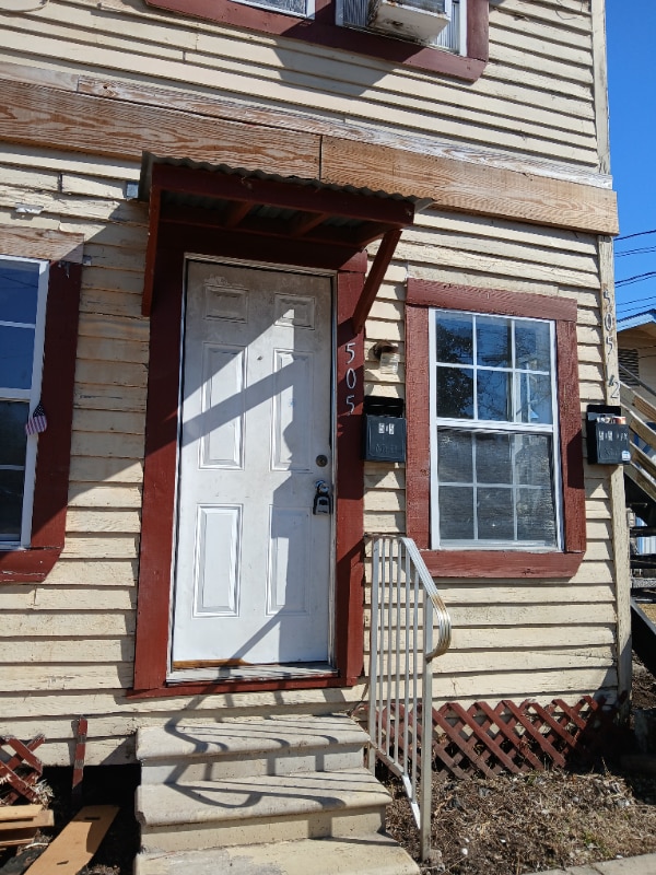 Photo - 505 E Main St