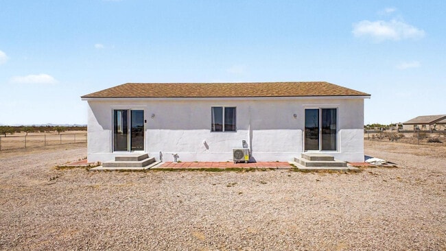 Building Photo - 34233 W Sahuaro St