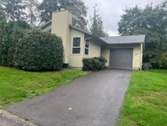 Building Photo - 12719 NE 83rd Ct Unit Rose HIll Duplex