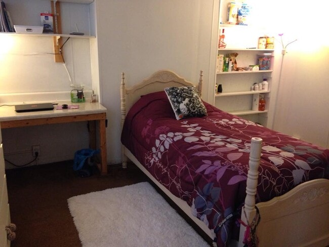 Photo - 3453 Ward St