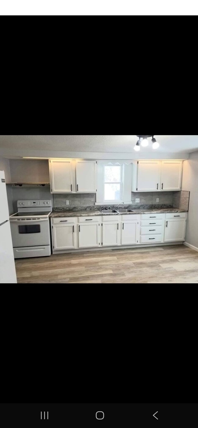 Photo - 400 W Main Ave