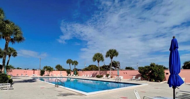 Photo - 1200 Colonnades Dr Unidad 208